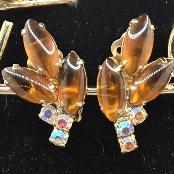 Unsigned Jewelry - Amber Glass & Aurora Borealis Crystal Earrings Clip-on Pronged Stones Vintage